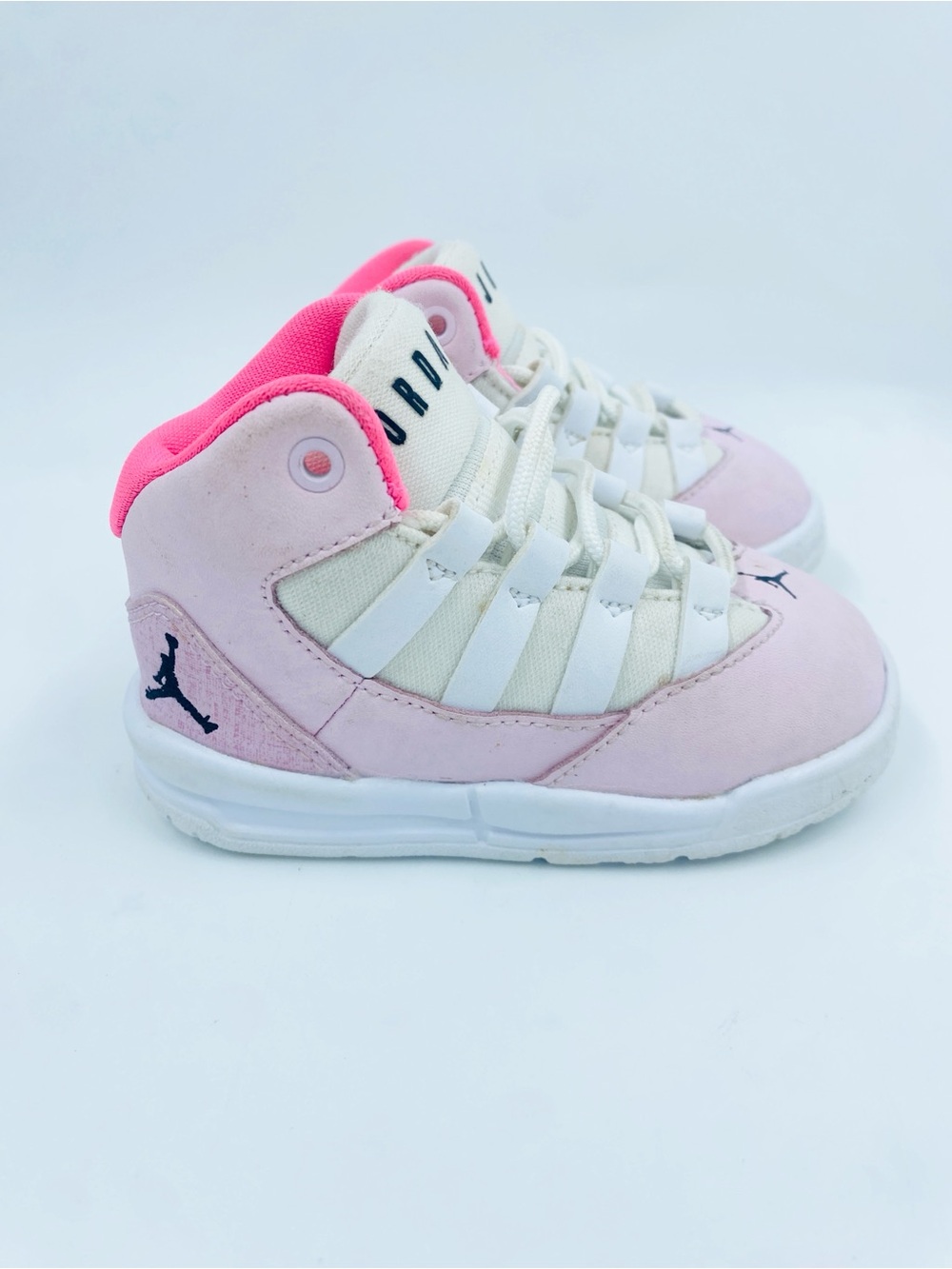 Nike Jordan Max Aura Sneakers Baby Infant Toddler Girl 5 Pink White EUC